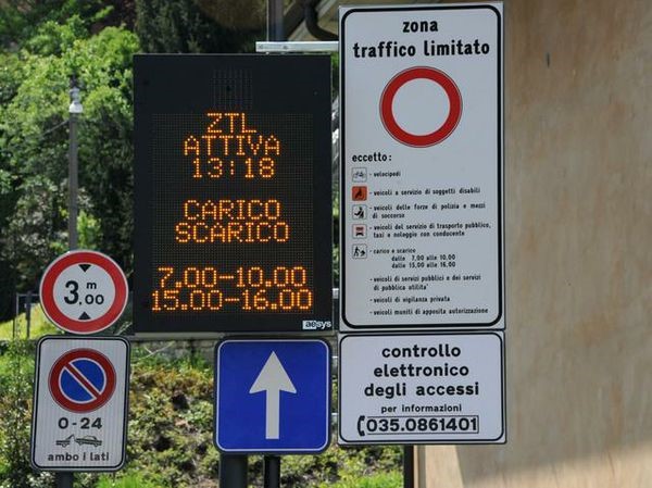 Signs For ZTLs In Italy